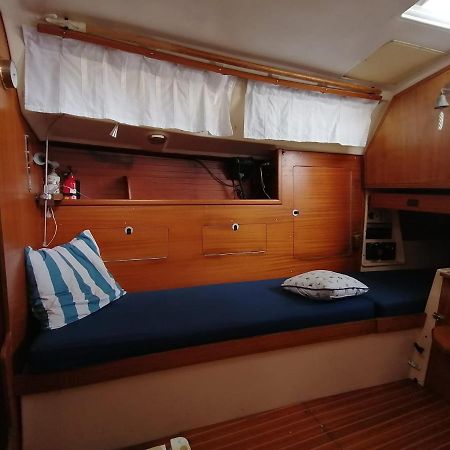 Cozy Sailboat In Barcelona!! No Showers Sant Adria de Besos Exterior foto