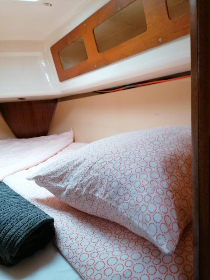 Cozy Sailboat In Barcelona!! No Showers Sant Adria de Besos Exterior foto