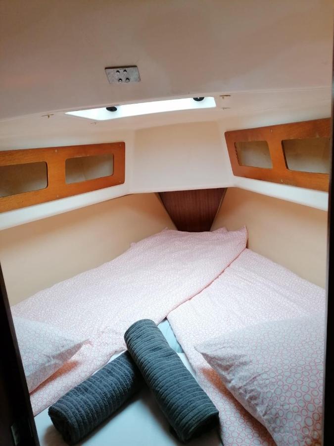 Cozy Sailboat In Barcelona!! No Showers Sant Adria de Besos Exterior foto